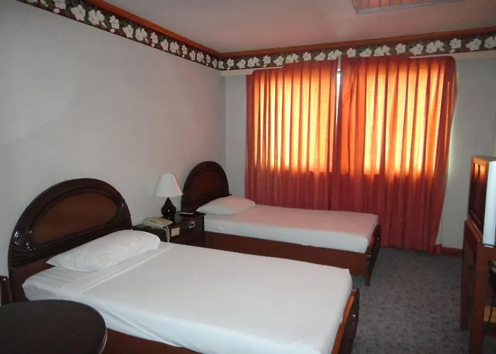 Plaza Hotel 3*